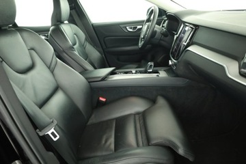 Volvo S60 III Sedan Facelifting 2.0 B4 197KM 2023 Volvo S60 B4, Salon Polska, Serwis ASO, Automat, zdjęcie 6