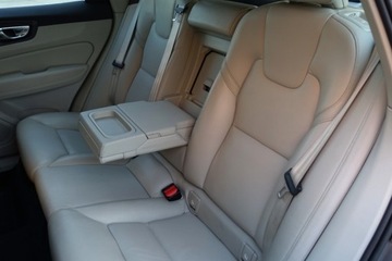 Volvo XC60 II Crossover D4 190KM 2018 Volvo XC 60 Inscription D4 AWD tempomat czujniki skora klima 2stref F, zdjęcie 8