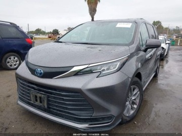 Toyota Sienna III 2022 Toyota Sienna Le, 2022r., 4x4, 2.5L 2.5 Benzyna 189KM, zdjęcie 1