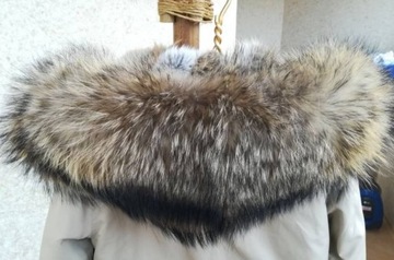 Вещи на капюшон с естественным енотом 80 см