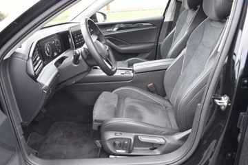 Volkswagen Passat B8 Variant Facelifting 2.0 TDI SCR 150KM 2024 Volkswagen Passat Variant 2.0TDI 150KM Elegance IQ.Drive HAK Masaz ACC Kam, zdjęcie 29