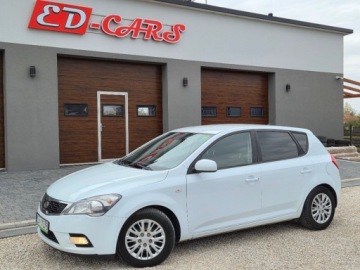 Kia Ceed I Hatchback 5d Facelifting 1.6 CRDi VGT 115KM 2011 Kia Ceed 2011 Sliczna 1.6 CRDI z Niemiec Zarejestrowana Gwarancja 1.6