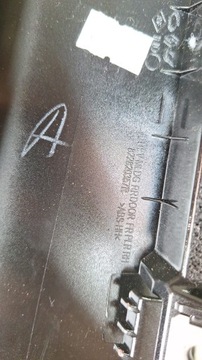 LIŠTA DVEŘE ZADNÍ DEKORACE RENAULT ARKANA 822820357R PRAVÁ