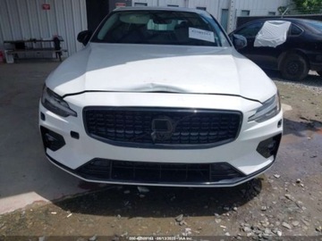 Volvo S60 III 2024 Volvo S60 B5 Core Dark Theme 2024 2.0l 2.0 Benzyna 247KM, zdjęcie 7