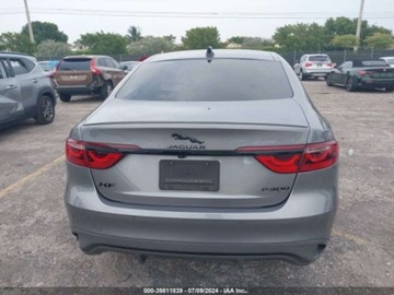 Jaguar XF II 2022 Jaguar XF 2022 Jaguar XF R-Dynamic SE Sedan AWD 2.0 Benzyna 296KM, zdjęcie 14