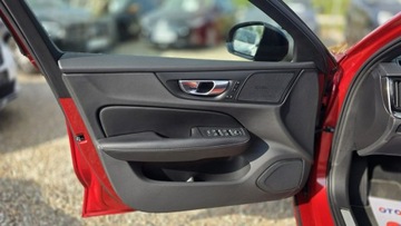 Volvo V60 II  2020 Volvo V60 t6 awd twin engine geartronic RDeasing, zdjęcie 9