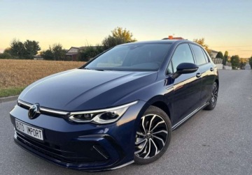 Volkswagen Golf VIII Variant 1.5 eTSI 130KM 2021 Volkswagen Golf 1.5 TSI R-Line 130 KM 2021r Warszawa 1.5 Benzyna, zdjęcie 19