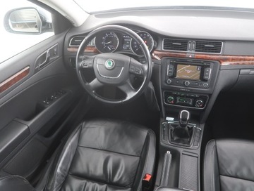 Skoda Superb II Sedan 1.4 TSI 125KM 2011 Skoda Superb 1.4 TSI, Skóra, Navi, Xenon, Klima, zdjęcie 6