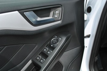 Ford Focus IV Hatchback 1.5 EcoBlue 95KM 2019 Ford Focus TrendEdition 1,5 EcoBlue 95KM ASO Gwar, zdjęcie 14