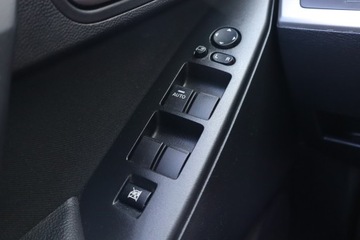 Mazda 3 II Sedan Facelifting 1.6 MZR 105KM 2012 Mazda 3 1.6, GAZ, Klima, Klimatronic, Tempomat, zdjęcie 19