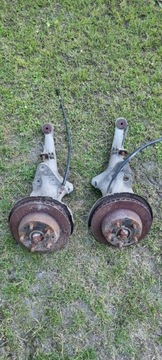 wahacz lewy tył piasta Porsche 944 9513315130R