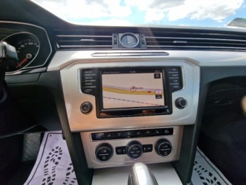 Volkswagen Passat B8 Variant 2.0 TDI BlueMotion SCR 150KM 2016 Volkswagen Passat 2.0 150Ps DSG Navi Alu Zarej.PL Gwarancja 2.0 Diesel, zdjęcie 13