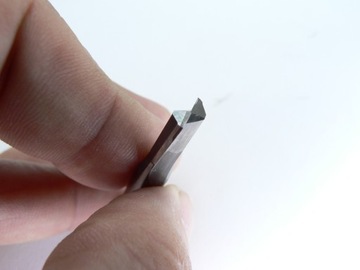 FREZ DO PLASTIKU, DREWNA I MDF fi 6 mm DWUPIOROWY – WOLF