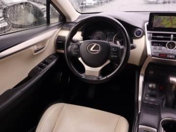 Lexus NX I SUV 300h 197KM 2017 Lexus NX 300h, Salon Polska, 4X4, Automat, Skóra, zdjęcie 6