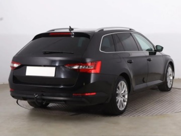 Skoda Superb III Kombi Facelifting 1.5 TSI 150KM 2020 Skoda Superb 1.5 TSI, Automat, Skóra, Navi, Klima, zdjęcie 4