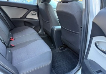 Toyota Avensis III Wagon Facelifting 2015 2.0 D-4D 143KM 2018 Toyota Avensis salon Polska 2.0 Diesel 143KM, zdjęcie 21