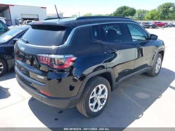 Jeep Compass II 2024 Jeep Compass 2024r, 2.0L, 4x4, Latitude 2.0 Benzyna 200KM, zdjęcie 5