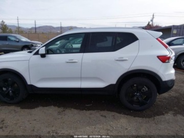 Volvo XC40 Crossover 2.0 T5 247KM 2020 Volvo XC 40 T5 Momentum 2020 2.0 Benzyna 248KM, zdjęcie 2