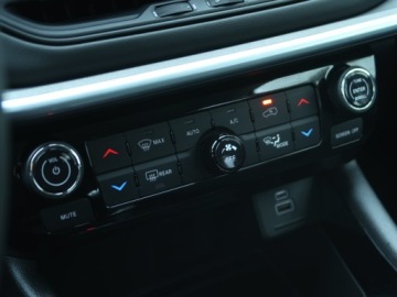 Jeep Compass II 2022 Jeep Compass 1.5 Turbo e-Hybrid, Salon Polska, zdjęcie 15