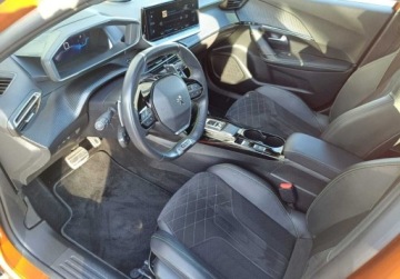 Peugeot 2008 II SUV 1.2 PureTech 155KM 2022 Peugeot 2008 1.2 PB 155KM EAT8 GT Pack FVMARZA Salon PL Serwis ASO Gwaranc, zdjęcie 9