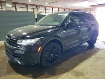 Volkswagen Tiguan II 2022 Volkswagen Tiguan 2022 VOLKSWAGEN TIGUAN SE R-LINE BLACK 2.0 Benzyna 187KM, zdjęcie 1