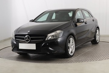 Mercedes Klasa A W176 Hatchback 5d Facelifting 180 122KM 2015 Mercedes A A 180, Skóra, Navi, Klima, Klimatronic, zdjęcie 1