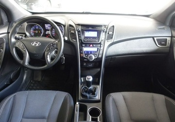 Hyundai i30 II Wagon Facelifting 1.6 CRDi 110KM 2016 Hyundai i30 1.6 CRDi 110KM/Podgrz.fotele/ Tylne, zdjęcie 23