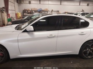 Alfa Romeo Giulia II 2019 Alfa Romeo Giulia 2019 Alfa Romeo Giulia Ti Sport AWD 2.0 Benzyna 280KM, zdjęcie 12