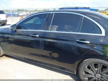 Mercedes Klasa E W213 2021 Mercedes-Benz Klasa E 350 2021 2.0 Benzyna 255KM, zdjęcie 2