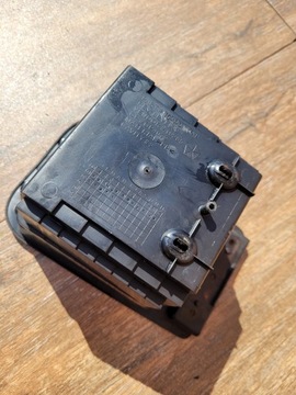 JEEP CHEROKEE KJ SKŘÍŇKA OPĚRADLA