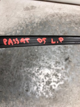 LIŠTA OKNO ČELNÍ LEVÝ PŘEDNÍ VW PASSAT B5 3B0854327C