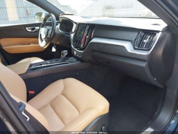 Volvo XC60 II Crossover T5 250KM 2020 Volvo XC 60 2020 VOLVO XC60 T5 MOMENTUM 2.0 Benzyna 250KM, zdjęcie 13