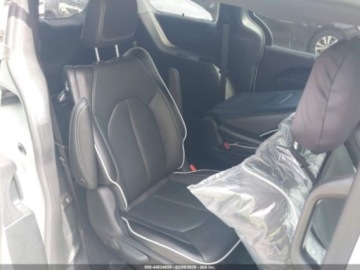 Chrysler Pacifica II 2023 Chrysler Pacifica Hybrid Limited 2023 3.6 Hybryda 287KM, zdjęcie 15