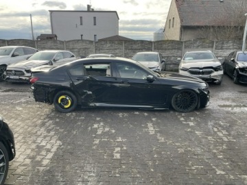 BMW Seria 7 G11-G12 Sedan L Facelifting 3.0 745e 394KM 2022 BMW 745 Long Mpakiet Xdrive Pamięć Pneumatyka, zdjęcie 2