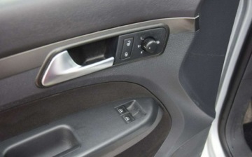 Volkswagen Touran I 1.9 TDI 105KM 2007 Volkswagen Touran 1.9TDI 2007r Lift Klimatronik Hak 1.9 Diesel 105KM, zdjęcie 10