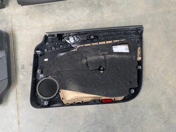 VW GOLF VII HB BOCZKI KOMPLET