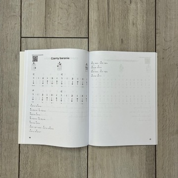 3 КНИГИ ДЛЯ ОБУЧЕНИЯ ИГРЕ НА УКУЛЕЛЕ, ПАКЕТ ДЛЯ НАЧИНАЮЩИХ, ВИДЕО КУРС ИГРЫ