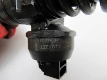 БЛОК ИНЖЕКТОРОВ VW Golf V 1.9TDI 038130073AG