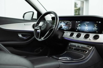 Mercedes Klasa E W213 Limuzyna 2.0 220d 194KM 2020 Mercedes-Benz Klasa E E220d 4 Matic AMG Salon Polska Autotrade Mercedes, zdjęcie 23