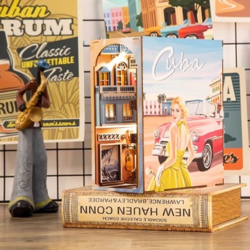 Book Nook Havana оо-на-на CuteBee Гавана, Куба Домик среди книг