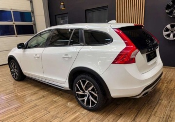 Volvo 2016 Volvo V60 Cross Country D3 150KM SKORY BEZWYPADKOWY automat gwarancjaFABR, zdjęcie 1