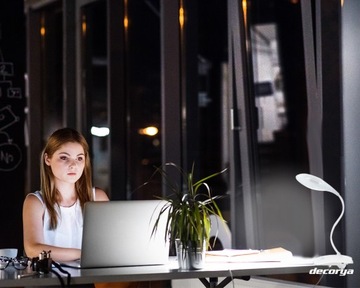 LAMPKA LED Z KLIPSEM DO CZYTANIA NA DOTYK