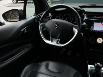 DS 3 Hatchback Facelifting 2016 1.2 PureTech 110KM 2016 DS 3 1.2 PureTech, Skóra, Navi, Klima, zdjęcie 6