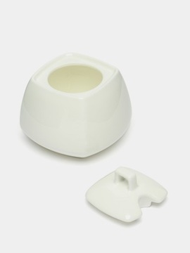 Белая квадратная сахарница из фарфора Wilmax, 340 мл.