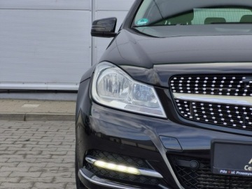 Mercedes Klasa C W204 Kombi T204 1.6 180 K BlueEFFICIENCY 156KM 2012 Mercedes C 180 Benzyna, 156KM, Nawigacja, zdjęcie 3