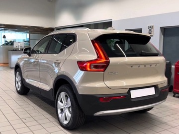 Volvo XC40 Crossover Facelifting 2.0 B4 197KM 2025 VOLVO XC40 B4 Core Suv 2.0 (197KM) 2025, zdjęcie 1