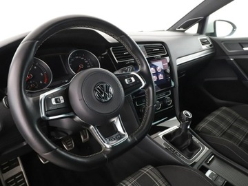 Volkswagen Golf VII GTD Variant Facelifting 2.0 TDI-CR BMT 184KM 2017 Volkswagen Golf GTD 184KM PDC grzane fotele, zdjęcie 9
