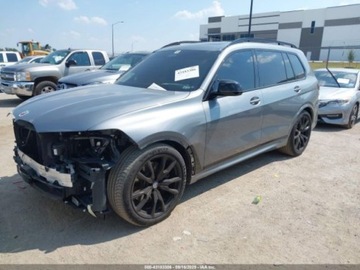 BMW X7 2023 BMW X7 M60i 2023 4.4l 4.4 Benzyna 523KM, zdjęcie 1