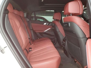 BMW X6 G06 2022 BMW X6 M50i 2022 4.4l 4.4 Benzyna 523KM, zdjęcie 1