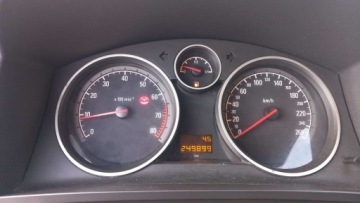 Opel Zafira B 1.8 ECOTEC 140KM 2008 Opel Zafira Opel Zafira B 2008 rok 1.8 benzyna 140 KM 7 osob 1.8 Benzyna, zdjęcie 6